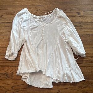 Mustard Seed White Button-Accent Blouse